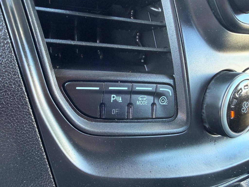 Ford Transit 250 Vehicle Full-screen Gallery Image 42