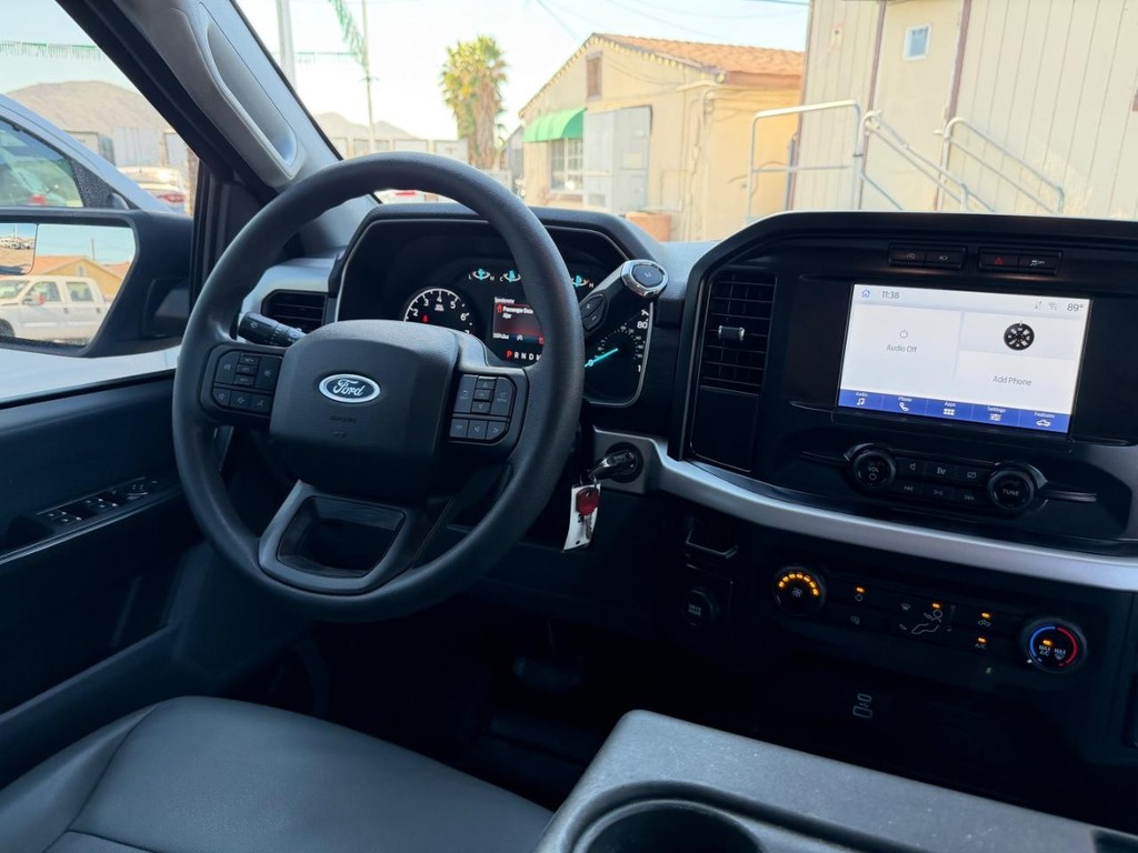 Ford F-150 Vehicle Full-screen Gallery Image 30