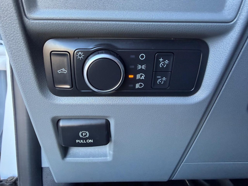 Ford F-150 Vehicle Full-screen Gallery Image 38