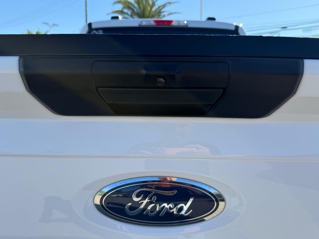 Ford F-150 Vehicle Full-screen Gallery Image 41