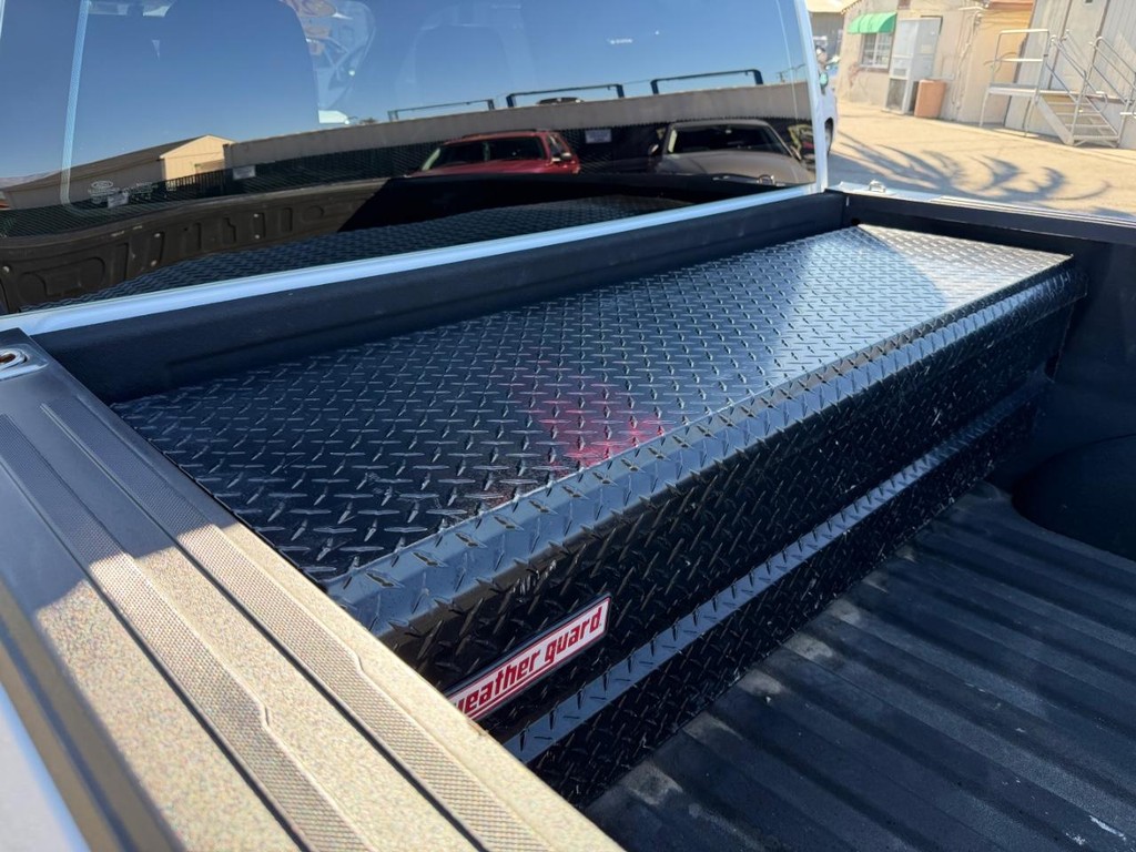 Ford F-150 Vehicle Full-screen Gallery Image 45