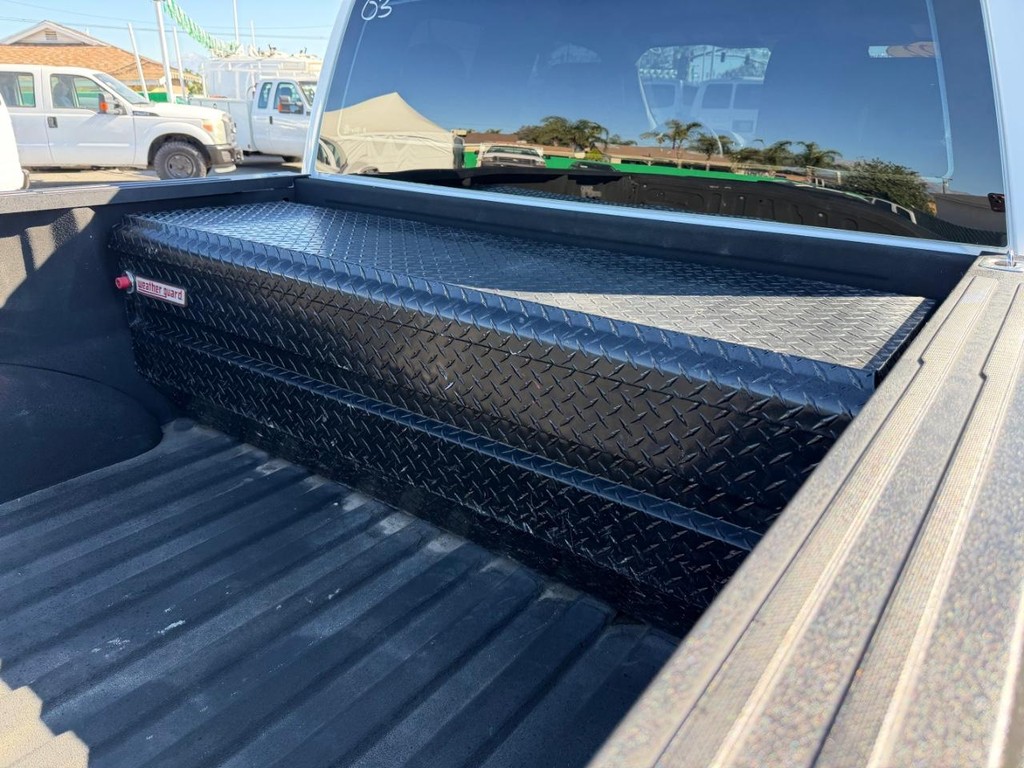 Ford F-150 Vehicle Full-screen Gallery Image 46