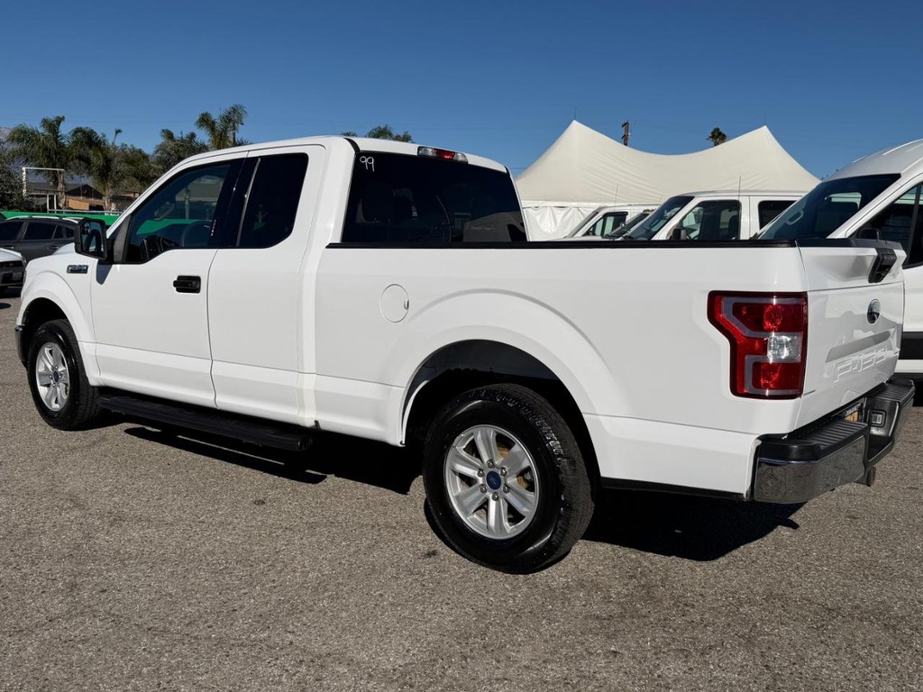 Ford F-150 Vehicle Full-screen Gallery Image 09