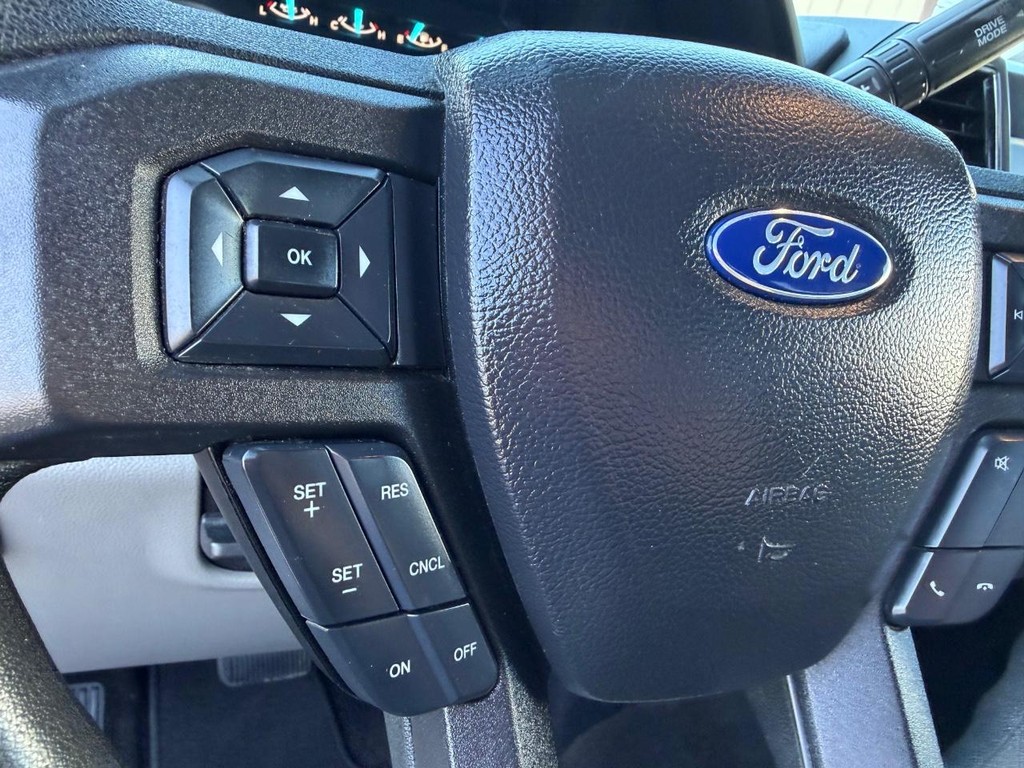 Ford F-150 Vehicle Full-screen Gallery Image 34