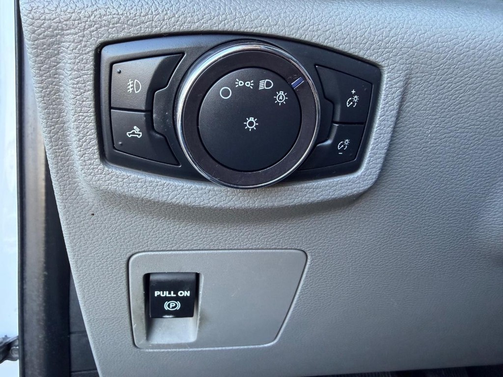 Ford F-150 Vehicle Full-screen Gallery Image 37