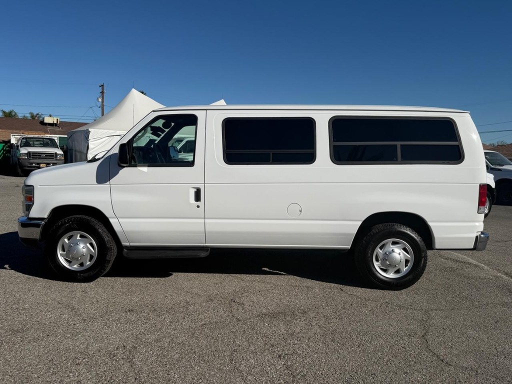 Ford E-250 Mobile Office Vehicle Full-screen Gallery Image 12