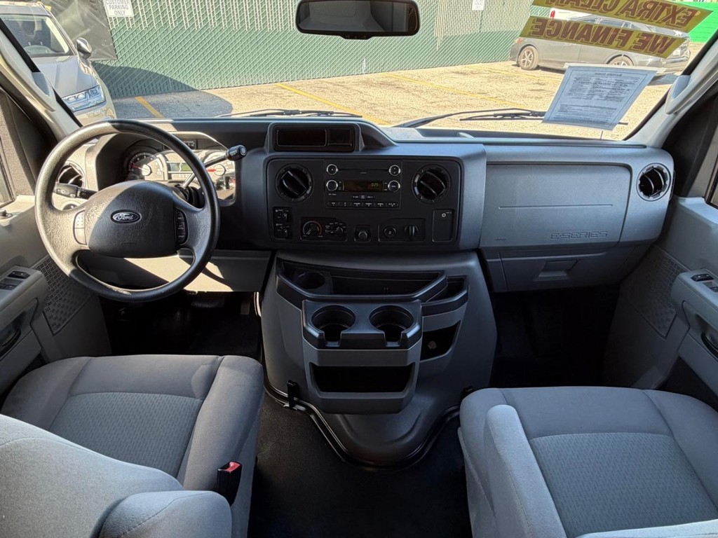 Ford E-250 Mobile Office Vehicle Full-screen Gallery Image 36