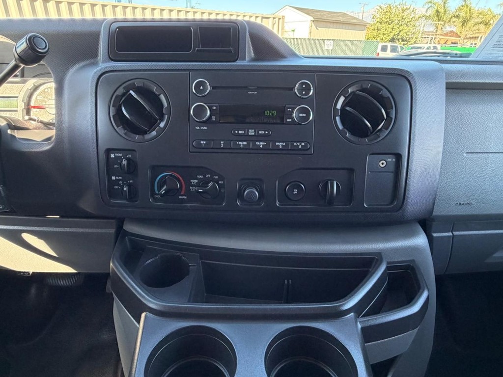 Ford E-250 Mobile Office Vehicle Full-screen Gallery Image 38