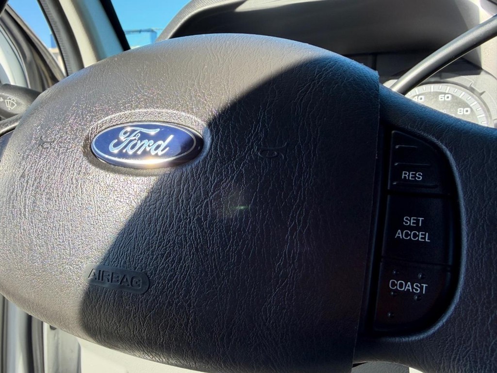 Ford E-250 Mobile Office Vehicle Full-screen Gallery Image 42