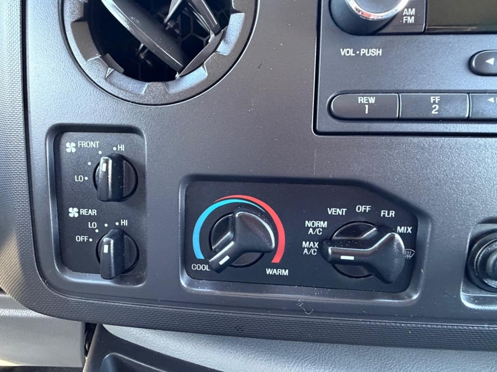 Ford E-250 Mobile Office Vehicle Full-screen Gallery Image 46