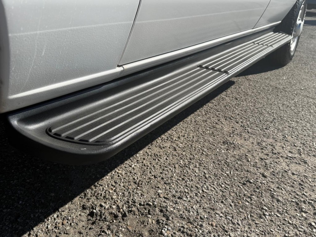 Ford E-250 Mobile Office Vehicle Full-screen Gallery Image 51