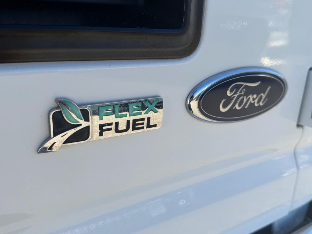 Ford E-250 Mobile Office Vehicle Full-screen Gallery Image 53