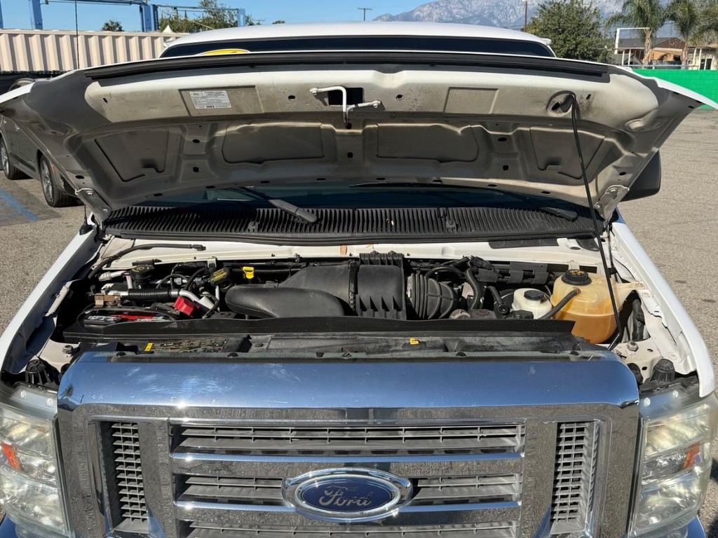 Ford E-250 Mobile Office Vehicle Full-screen Gallery Image 56