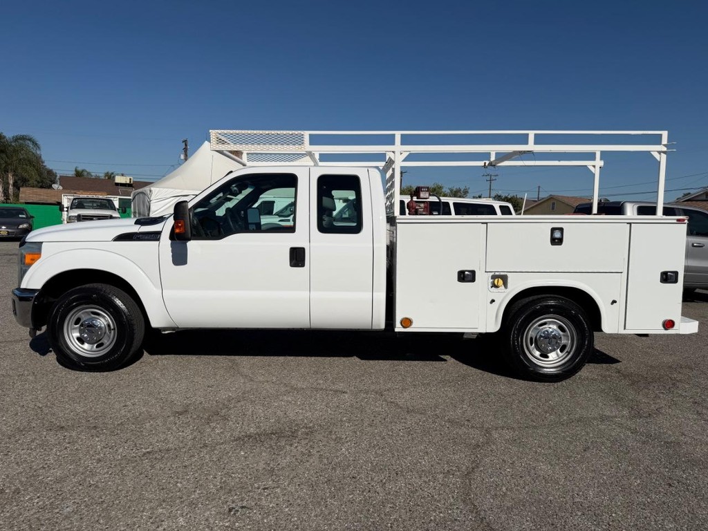 Ford F-250 Vehicle Full-screen Gallery Image 11