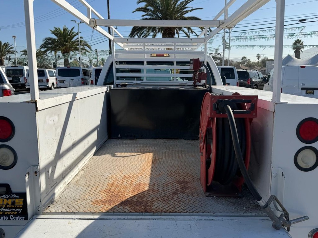 Ford F-250 Vehicle Full-screen Gallery Image 17