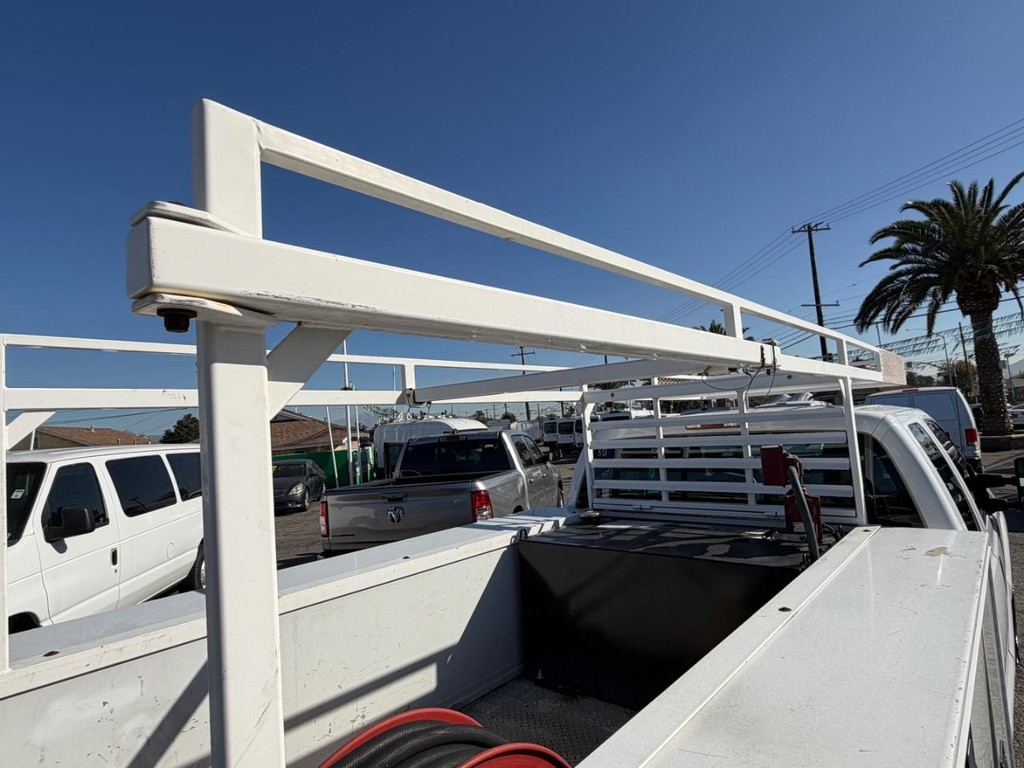 Ford F-250 Vehicle Full-screen Gallery Image 21