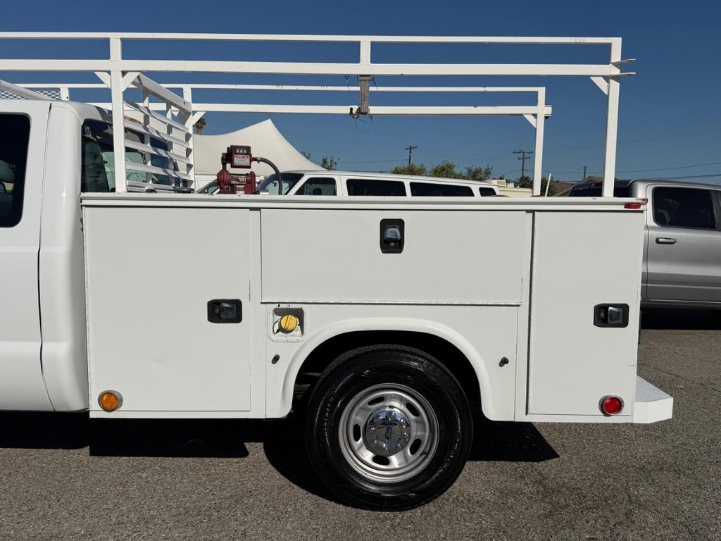 Ford F-250 Vehicle Full-screen Gallery Image 22