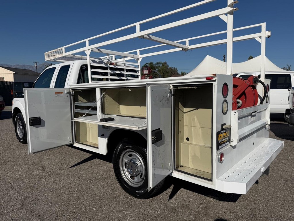 Ford F-250 Vehicle Full-screen Gallery Image 24