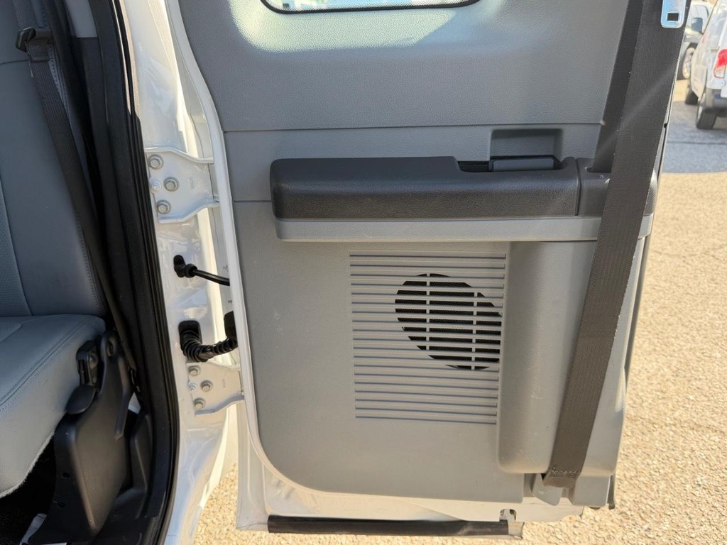 Ford F-250 Vehicle Full-screen Gallery Image 29