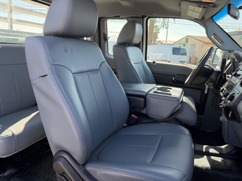 Ford F-250 Vehicle Full-screen Gallery Image 34