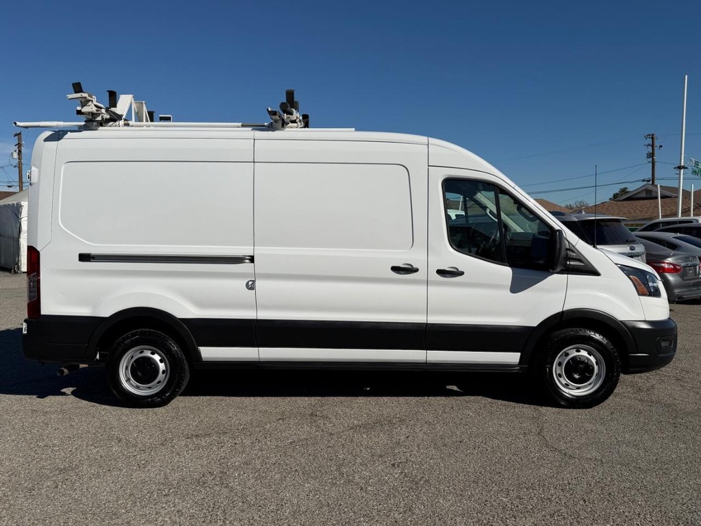 Ford Transit 150 Vehicle Full-screen Gallery Image 06