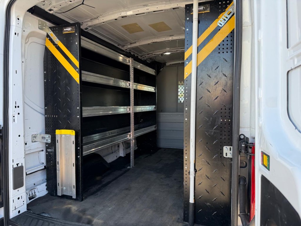 Ford Transit 150 Vehicle Full-screen Gallery Image 17