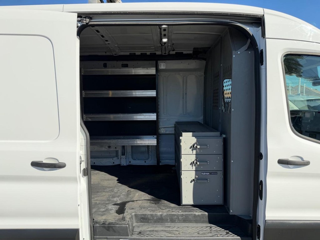Ford Transit 150 Vehicle Full-screen Gallery Image 19