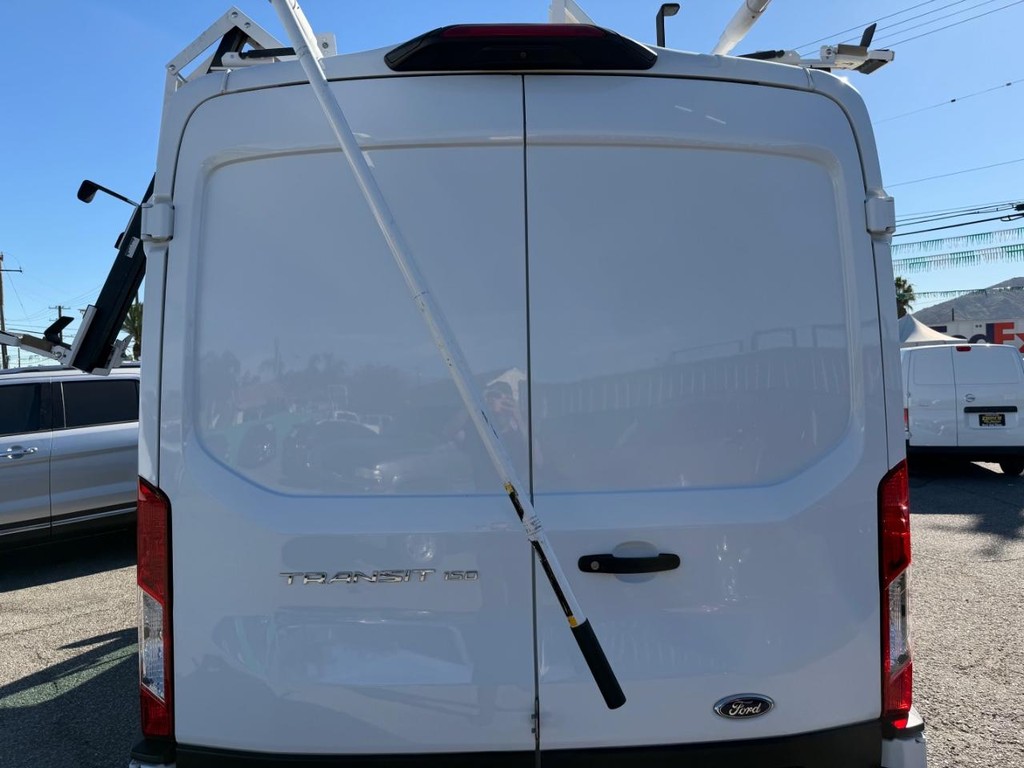 Ford Transit 150 Vehicle Full-screen Gallery Image 26