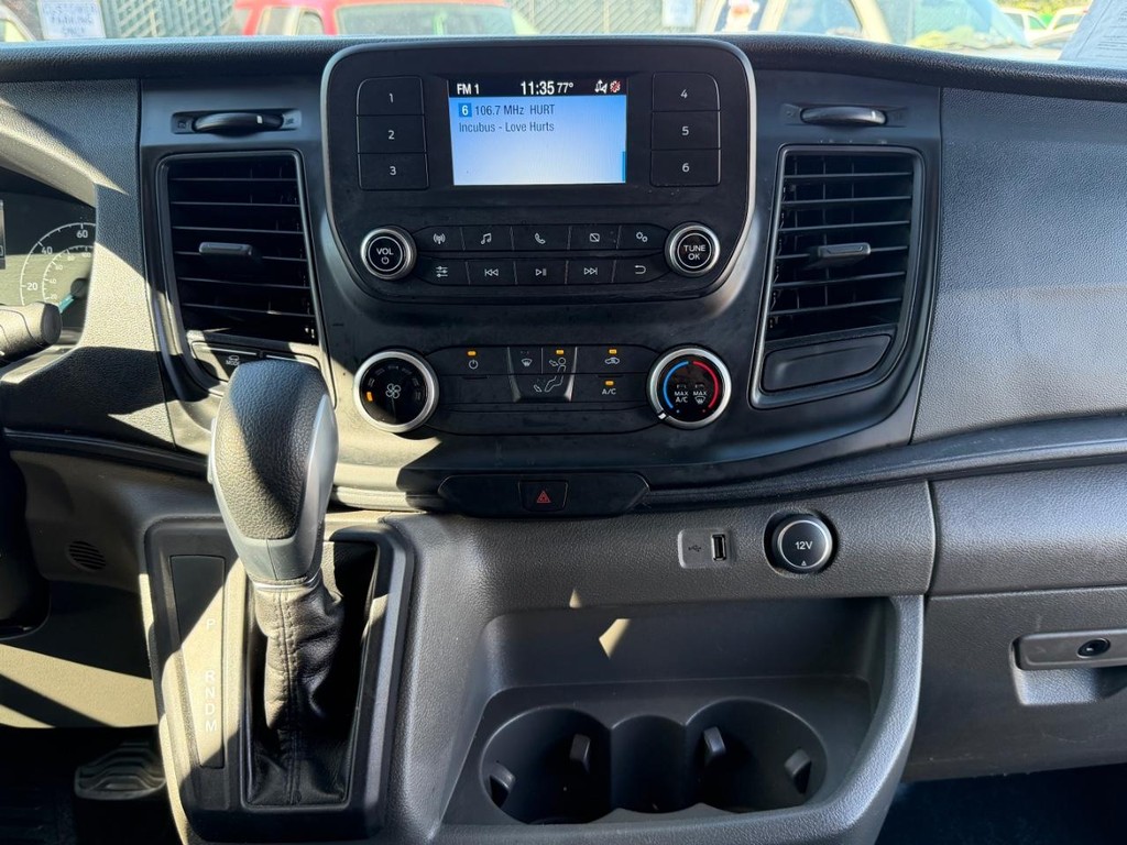 Ford Transit 150 Vehicle Full-screen Gallery Image 36