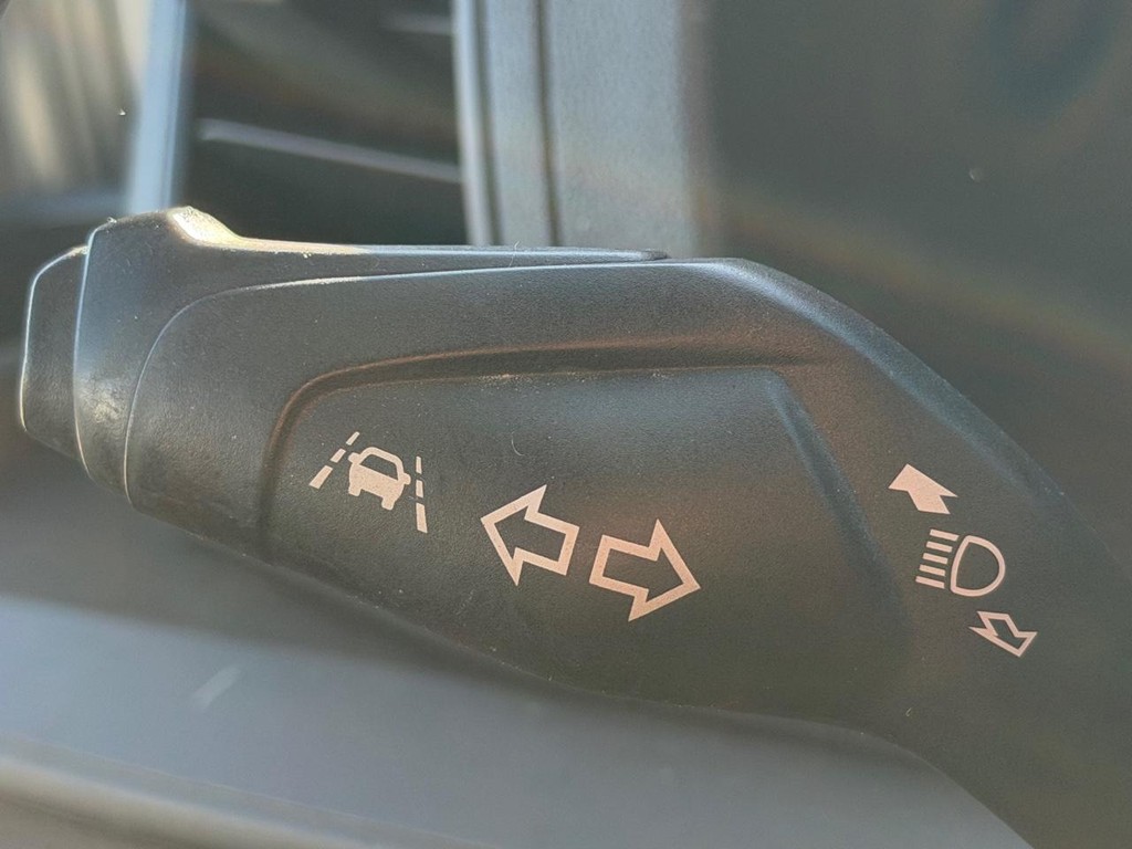 Ford Transit 150 Vehicle Full-screen Gallery Image 41