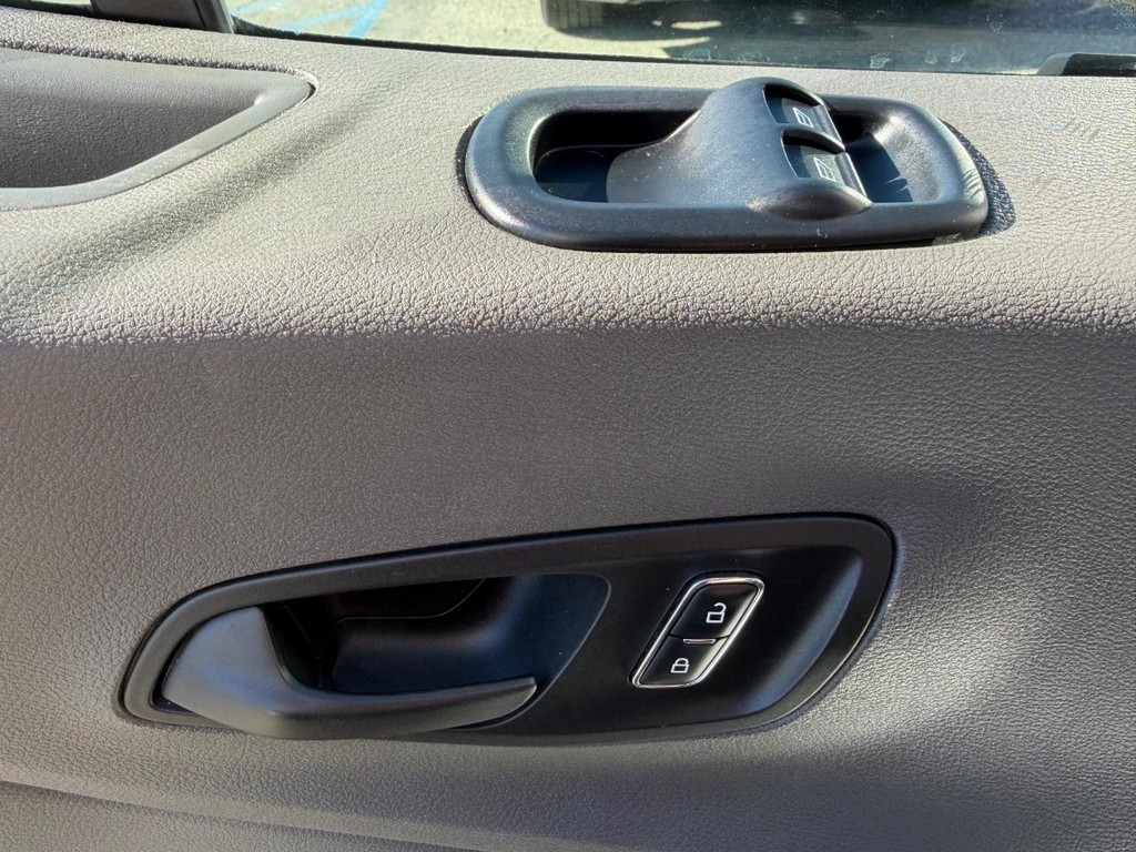 Ford Transit 150 Vehicle Full-screen Gallery Image 42