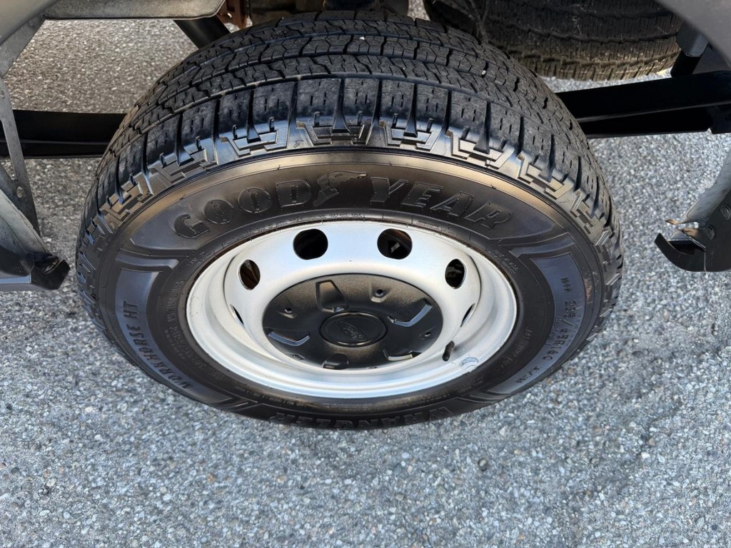 Ford Transit 150 Vehicle Full-screen Gallery Image 45