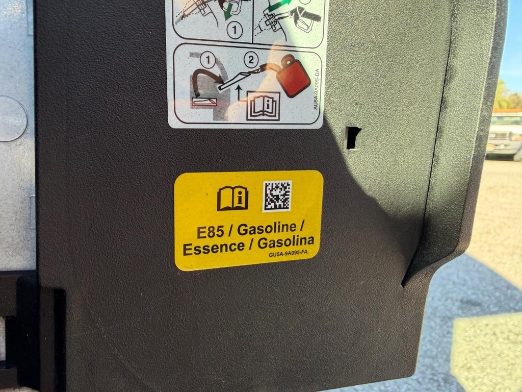 Ford Transit 150 Vehicle Full-screen Gallery Image 46