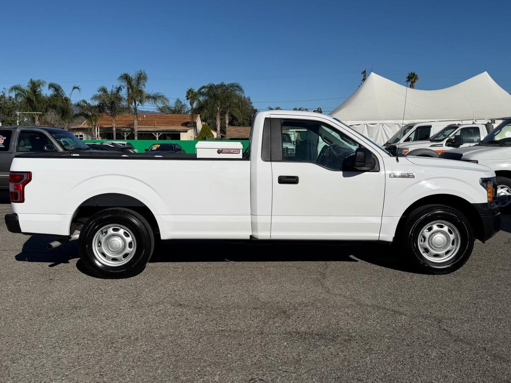 Ford F-150 Vehicle Full-screen Gallery Image 05
