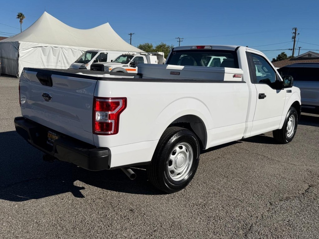 Ford F-150 Vehicle Full-screen Gallery Image 06