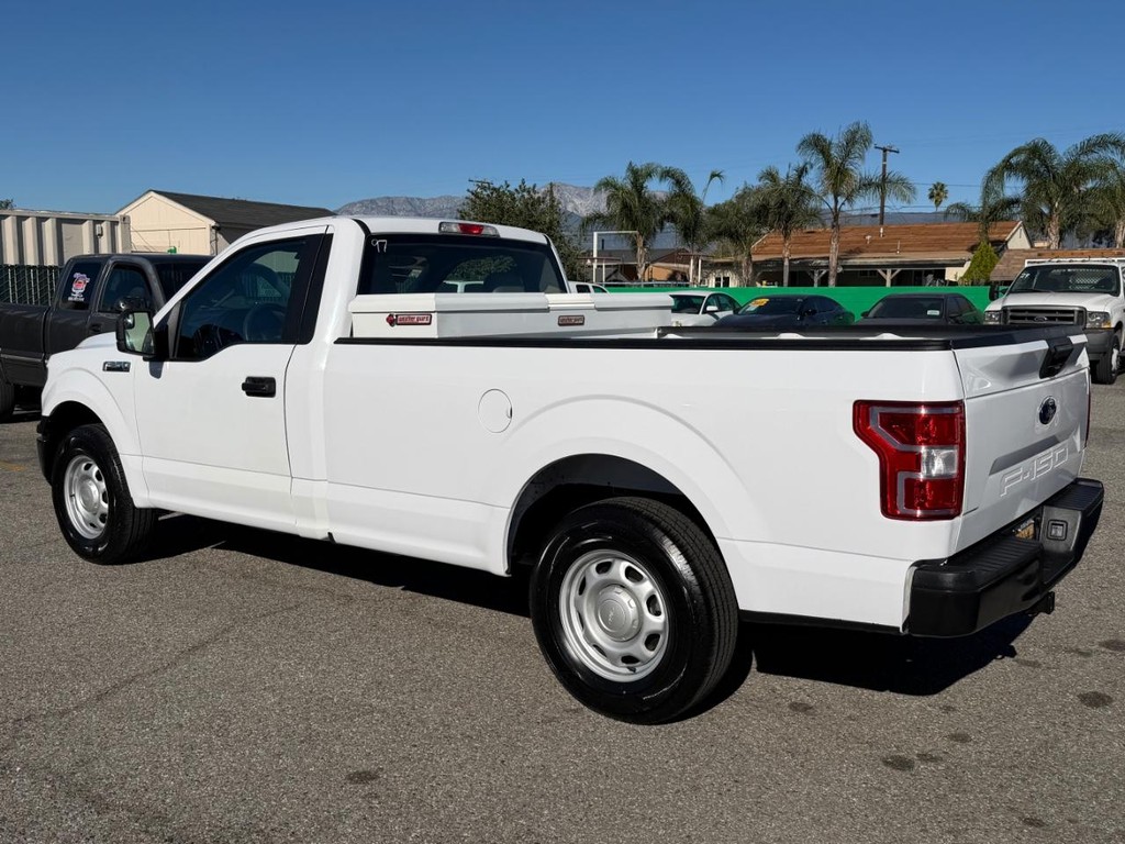 Ford F-150 Vehicle Full-screen Gallery Image 09