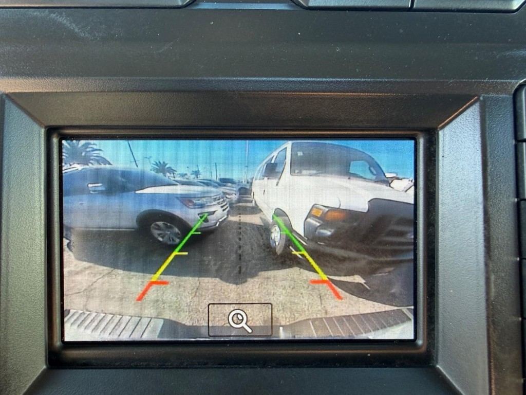 Ford F-150 Vehicle Full-screen Gallery Image 31