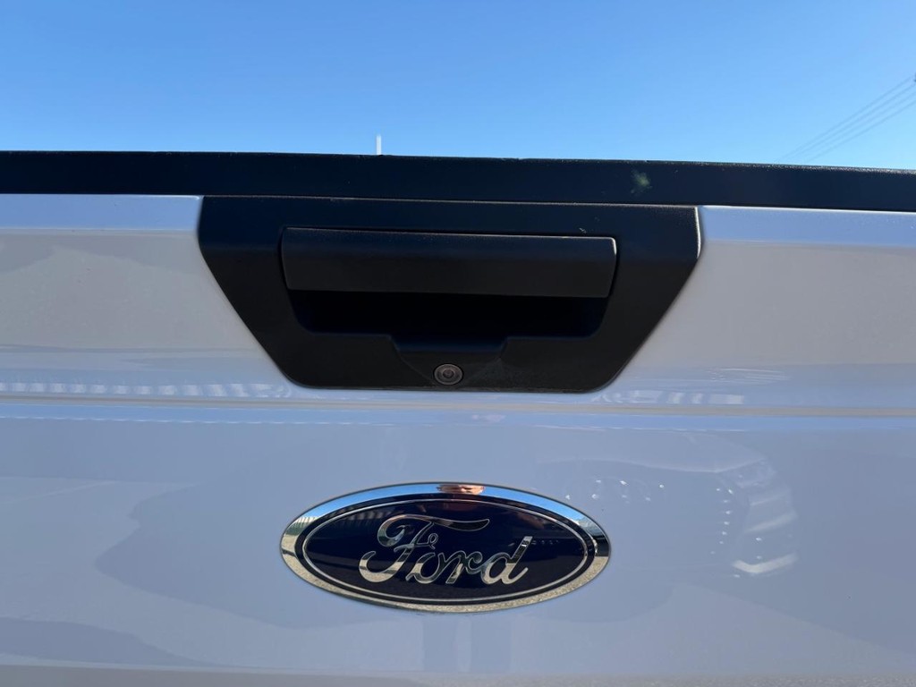 Ford F-150 Vehicle Full-screen Gallery Image 32