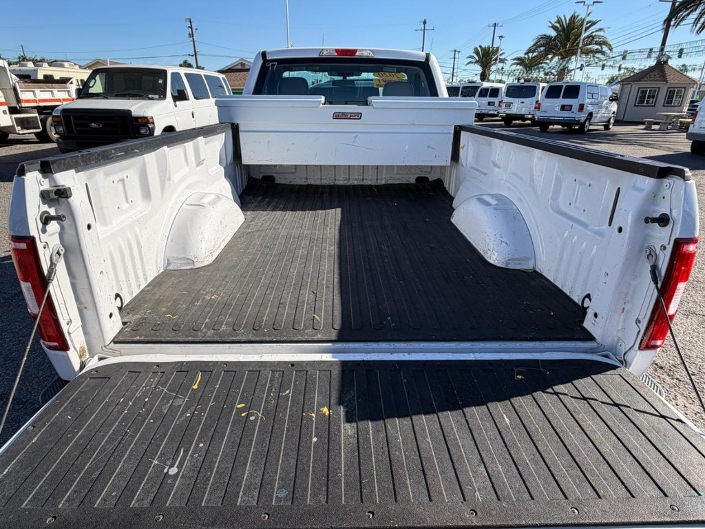 Ford F-150 Vehicle Full-screen Gallery Image 33