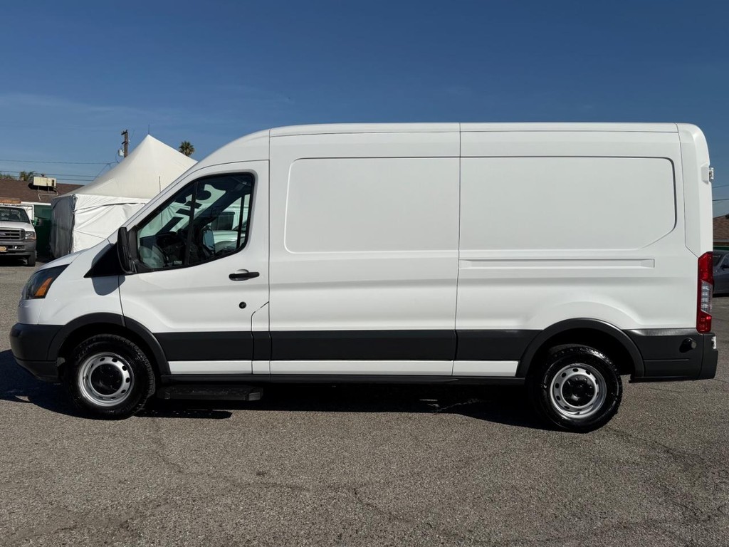 Ford Transit 350 Vehicle Full-screen Gallery Image 12