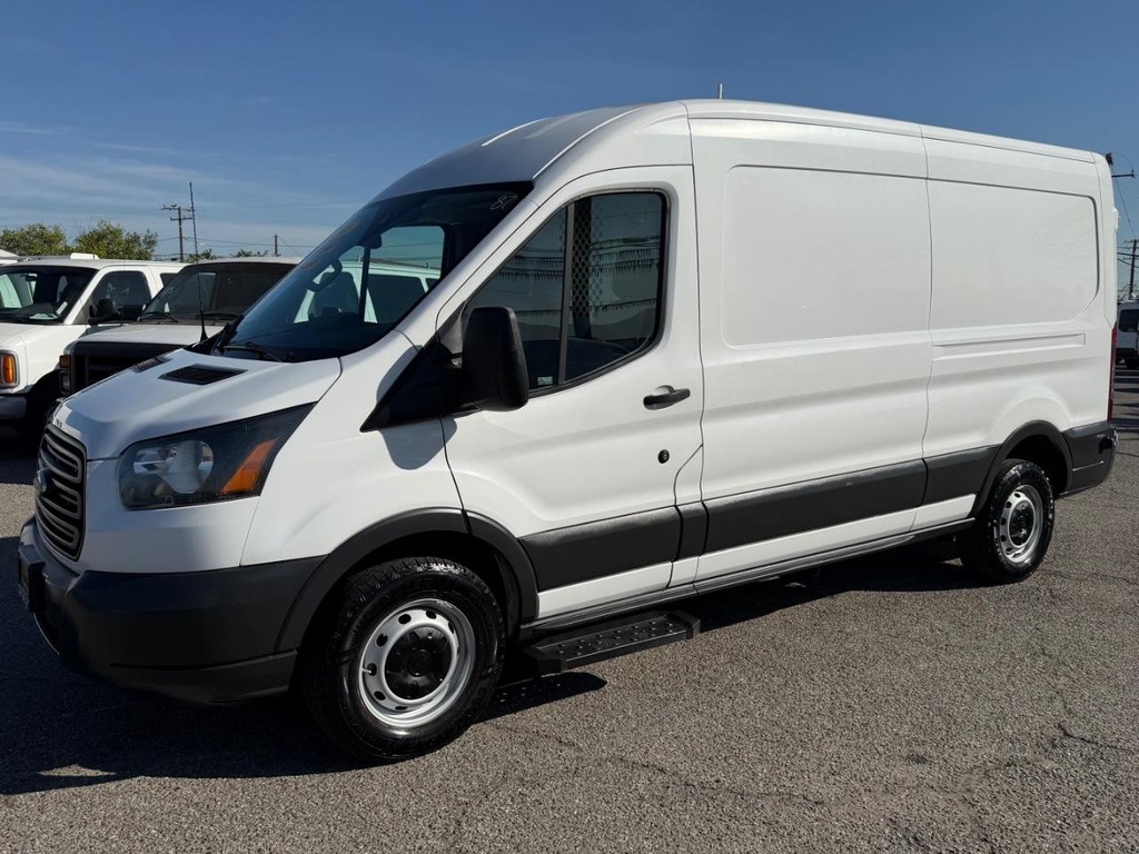 Ford Transit 350 Vehicle Full-screen Gallery Image 13
