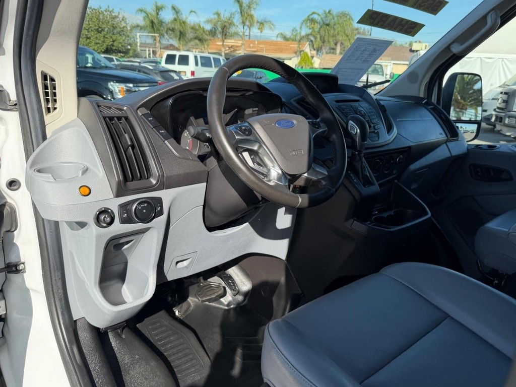 Ford Transit 350 Vehicle Full-screen Gallery Image 23