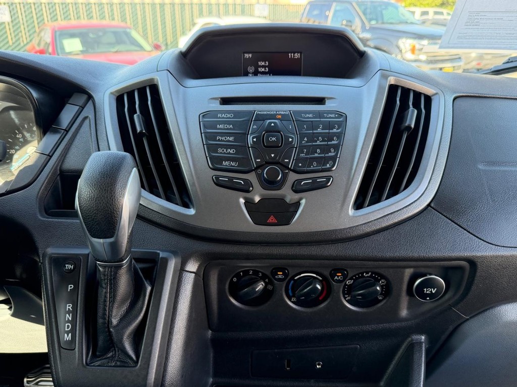 Ford Transit 350 Vehicle Full-screen Gallery Image 31