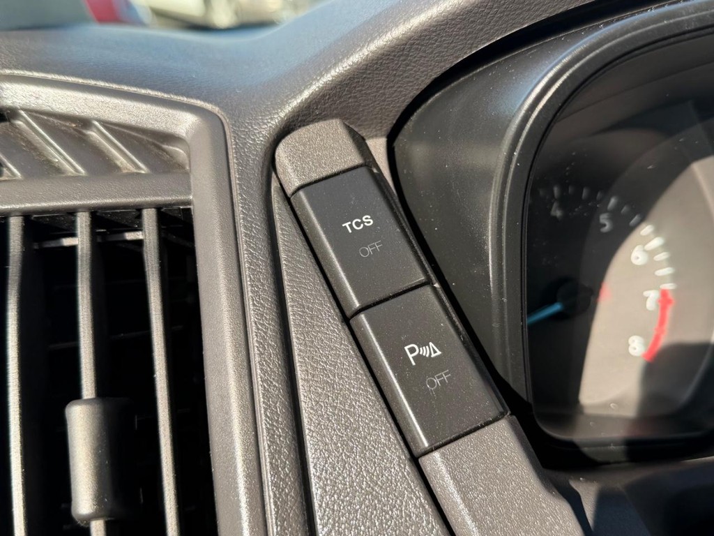 Ford Transit 350 Vehicle Full-screen Gallery Image 35