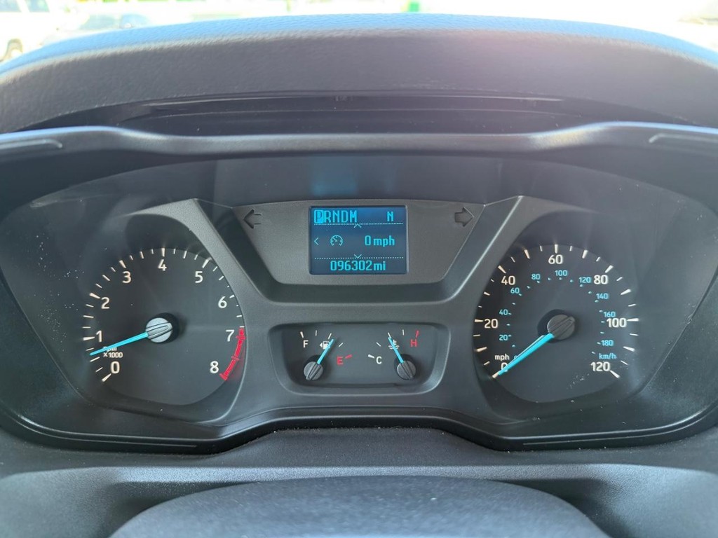 Ford Transit 350 Vehicle Full-screen Gallery Image 38