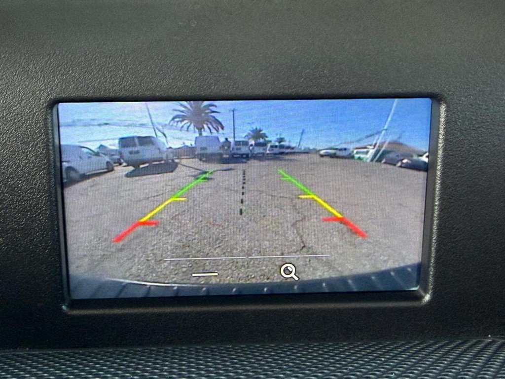 Ford Transit 350 Vehicle Full-screen Gallery Image 39