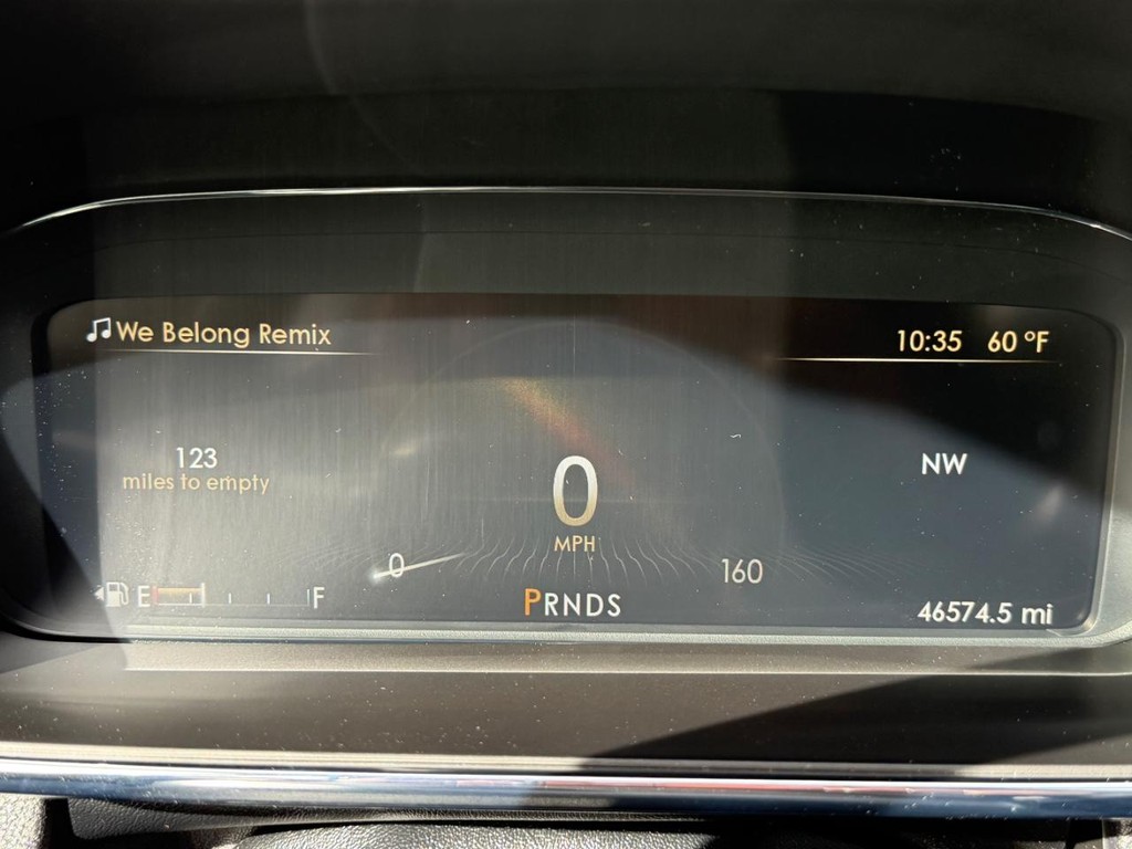 Lincoln Continental Vehicle Full-screen Gallery Image 42