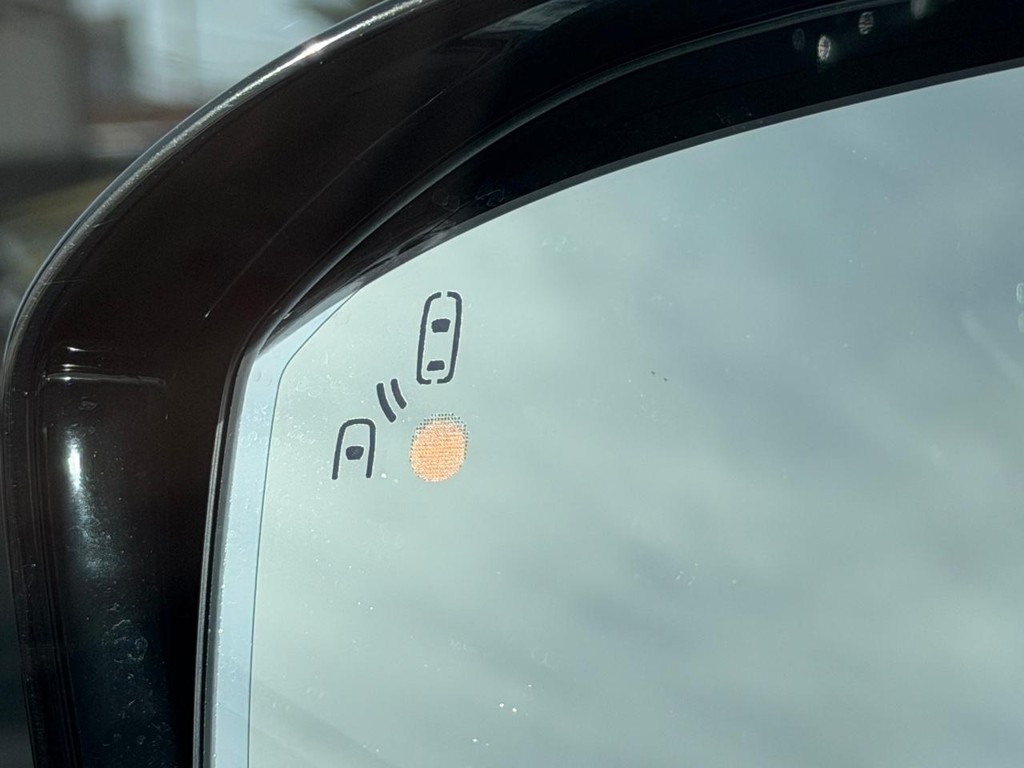 Lincoln Continental Vehicle Full-screen Gallery Image 51