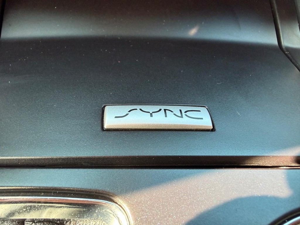 Ford Explorer Vehicle Full-screen Gallery Image 35