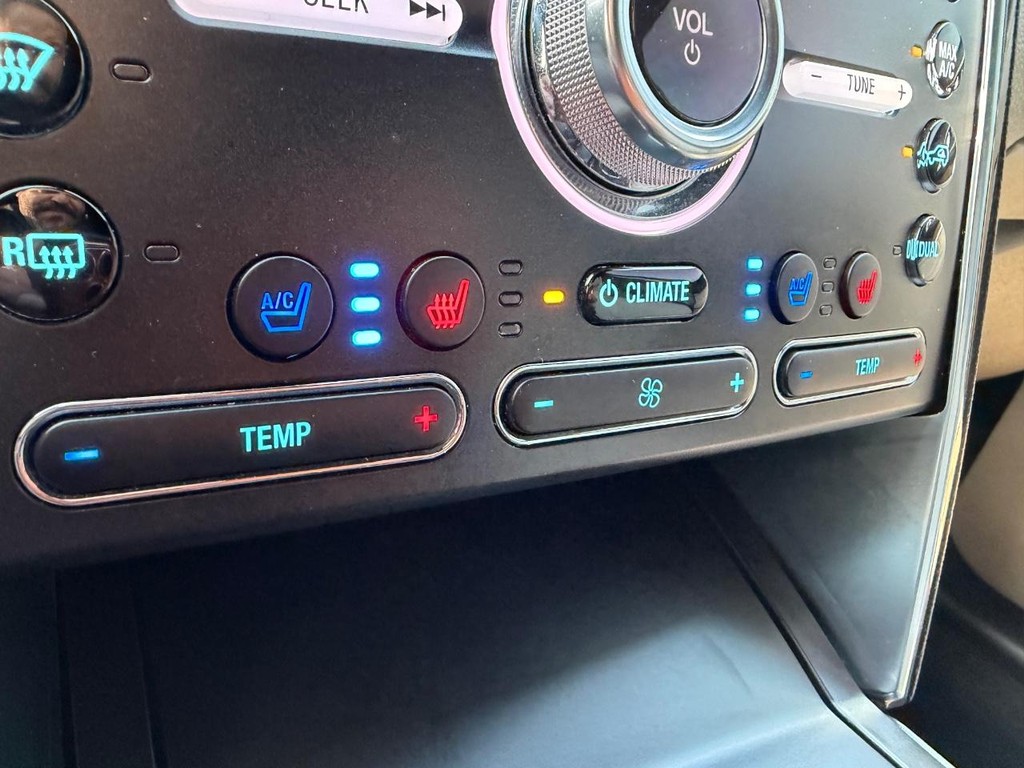 Ford Explorer Vehicle Full-screen Gallery Image 44